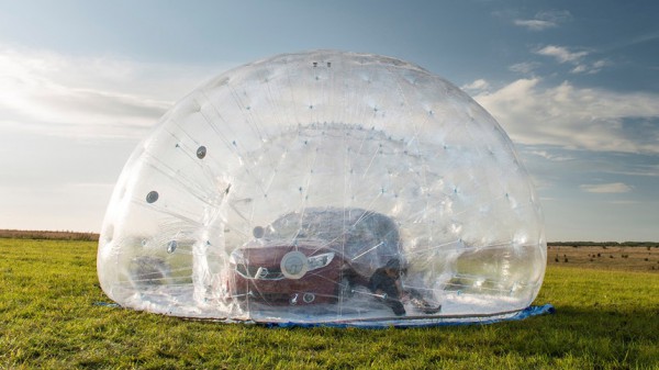 Nissan Note поместили в самый большой в мире автозорб