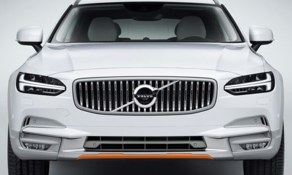 В России можно оформить заказ на специальное исполнение Volvo V90 Cross Country