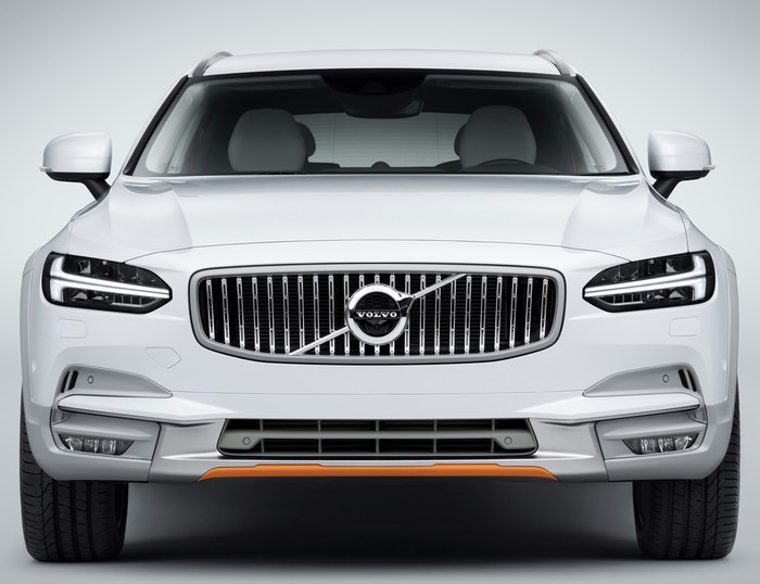 В России можно оформить заказ на специальное исполнение Volvo V90 Cross Country