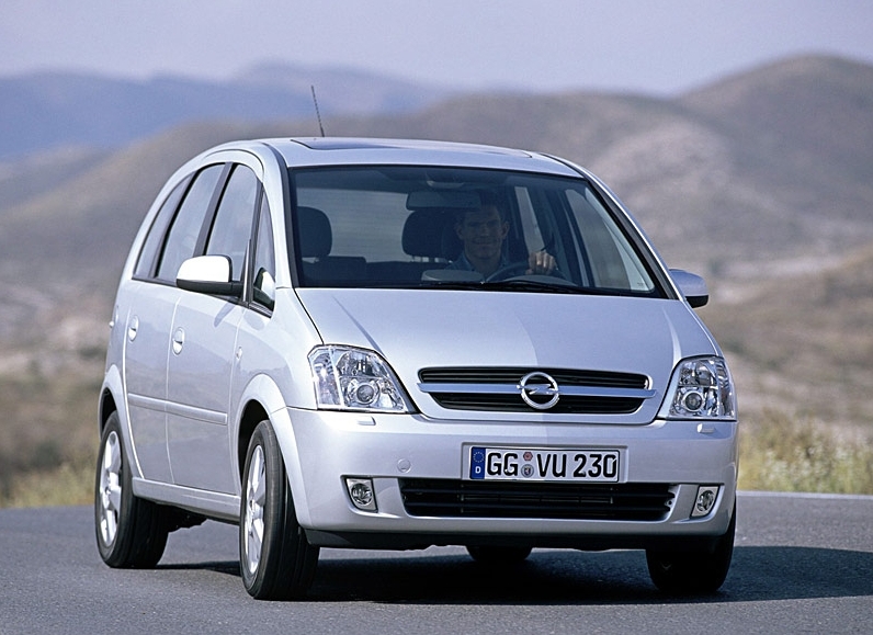 Opel Meriva и Toyota Prius – самые надежные модели