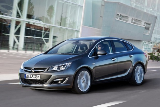 Интернет-список самых популярных седанов возглавил Opel Astra