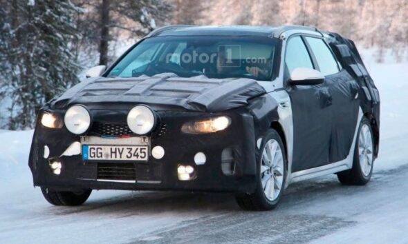Kia вывела на зимние тесты новый спортивный универсал Optima Sportswagon