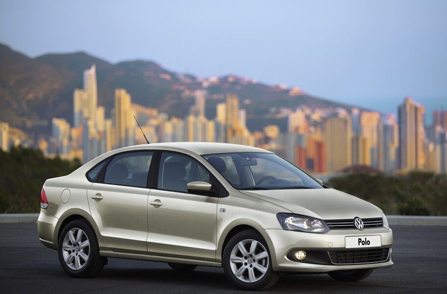 Седан Volkswagen Polo предложили покупать по килограмму