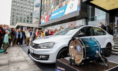 В центре Минска прошел необычный pop-up-концерт: на барабанах сыграл Polo Drive!