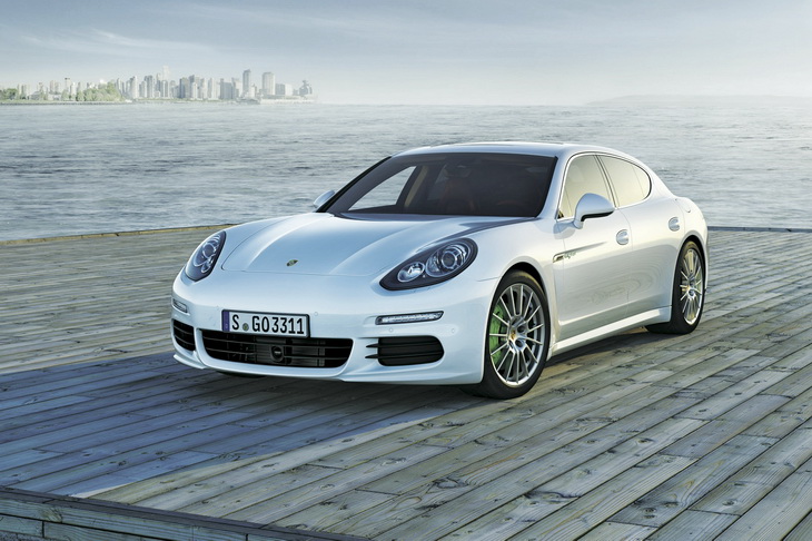 Panamera: подзаряжаемый гибрид и длинная база