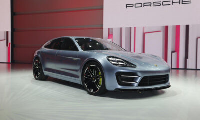 Компания Porsche демонстрирует на Парижском автосалоне возможности спортивного автомобиля будущего
