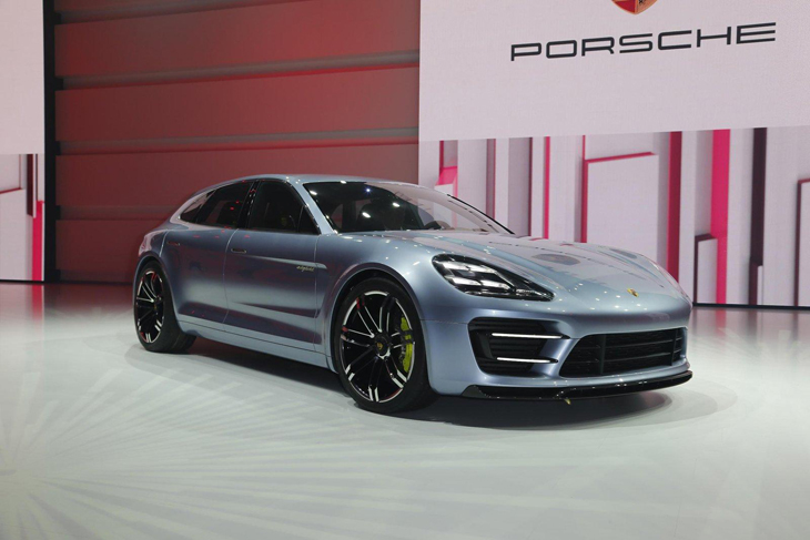 Компания Porsche демонстрирует на Парижском автосалоне возможности спортивного автомобиля будущего