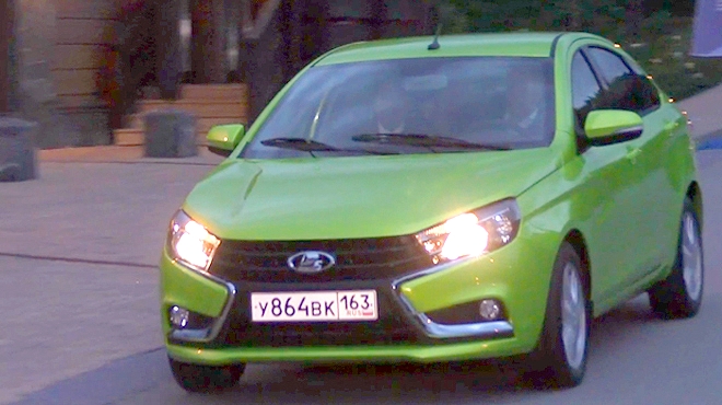 Путин приехал на заседание «Валдая» на зеленой Lada Vesta