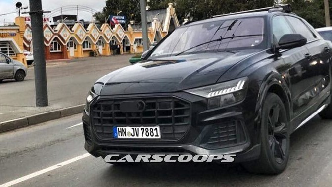 Кроссовер Audi Q8 заметили на московских дорогах