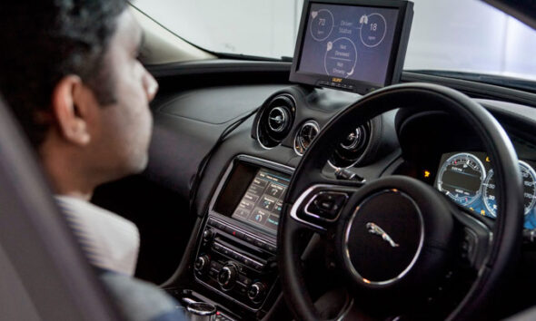 Робомобили Jaguar Land Rover научатся водить как люди
