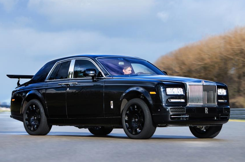 Rolls-Royce показал первые фото внедорожника Cullinan