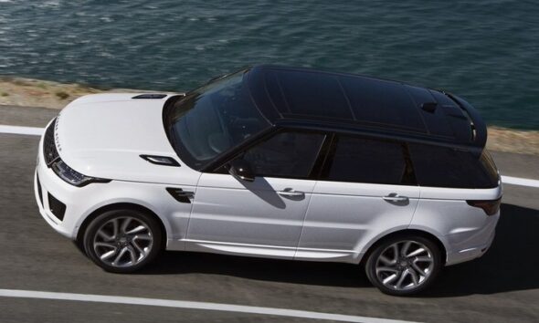 Модернизированный Range Rover Sport засняли рядом с полярным кругом