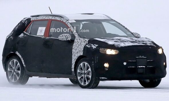 Небольшой кроссовер Kia замечен во время дорожных тестов
