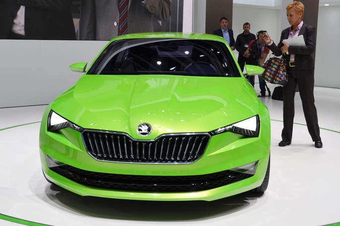 Внешность новой Skoda Superb перестала быть секретом