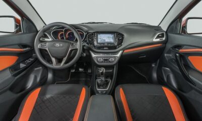 Появились официальные изображения салона Lada Vesta SW и SW Cross