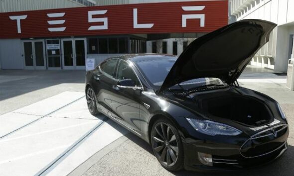 Бортовой компьютер Tesla Model S уязвим для хакеров