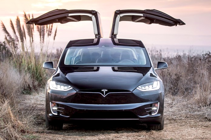 Кроссоверы Tesla Model X отзывают из-за дефекта кресел