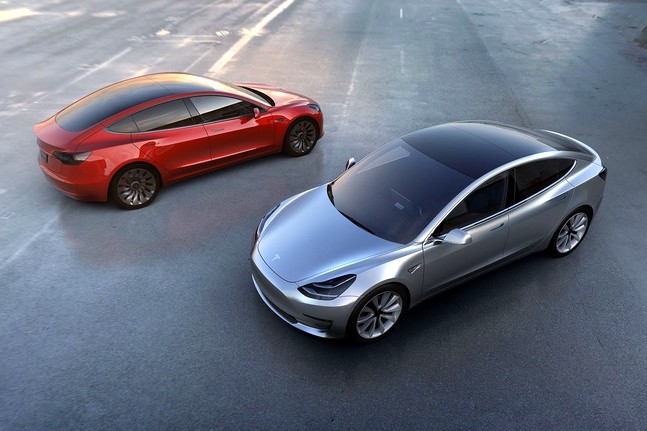 Tesla намерена запустить производство грузовиков и автобусов в 2017 году