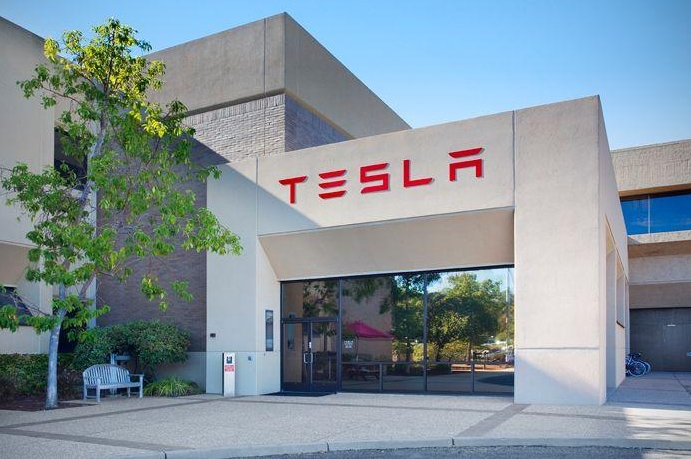 Tesla обогнала Toyota по количеству занятых в Калифорнии