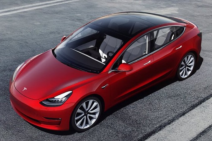 Самая мощная версия Tesla Model 3 практически готова к премьере