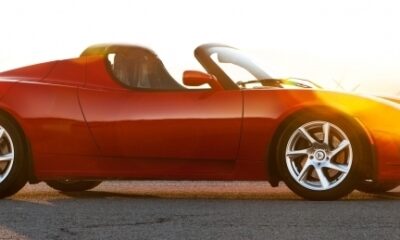 Tesla увеличила запас хода Roadster до 643 километров