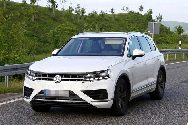 Модернизированный Touareg сбросил камуфляж