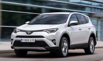 Toyota познакомила с гибридным RAV4