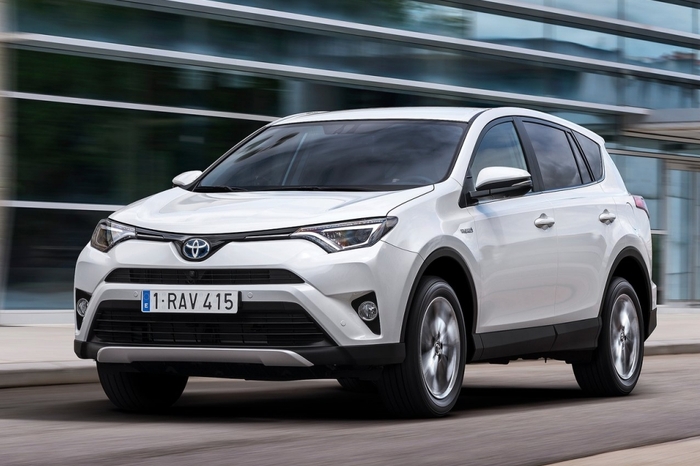 Toyota познакомила с гибридным RAV4