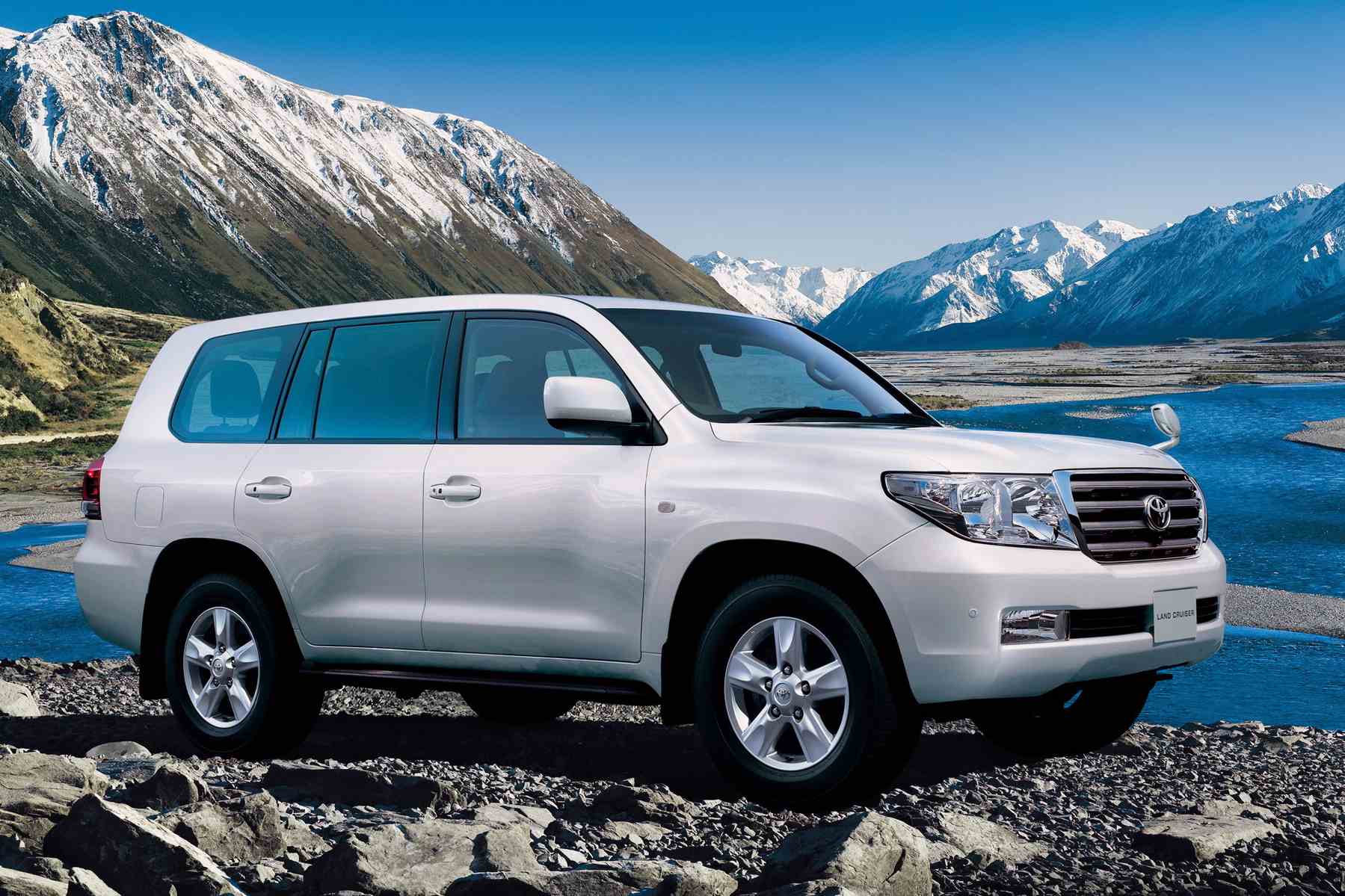 Corolla в Зимбабве и еще 9 парадоксов авторынка