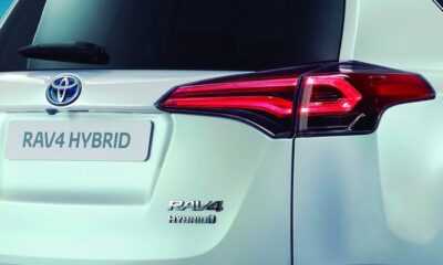 Обновленный кроссовер Toyota RAV4 обзаведется “гибридной” модификацией