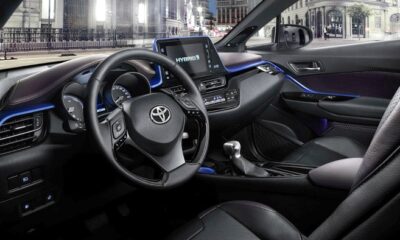 «Тойота» показала интерьер конкурента Nissan Juke