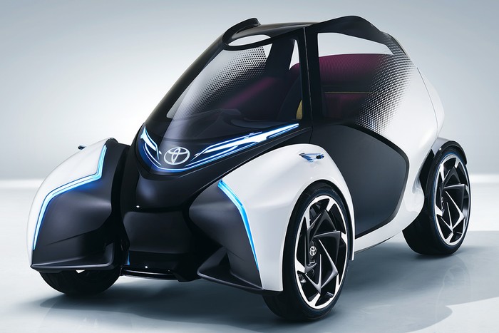 Toyota придумала электрокар для одиноких женщин