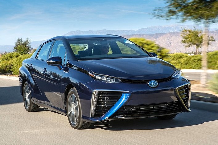 Водородный Toyota Mirai выходит на мировой рынок
