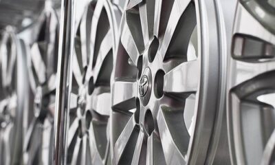 Toyota наедет на серый сервис
