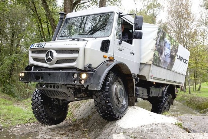 Немцы назвали Mercedes-Benz Unimog лучшим специальным автомобилем-вездеходом 2016 года