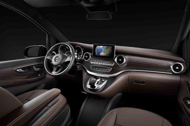 Mercedes показал интерьер V-класса