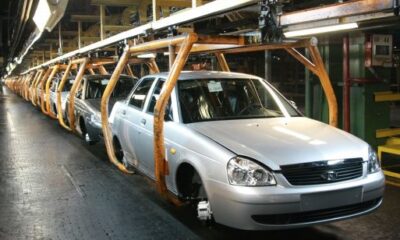 Заводы в России приостанавливают выпуск автомобилей