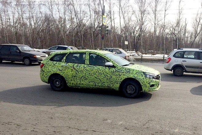 Фотошпионы засняли универсал Lada Vesta во время испытаний