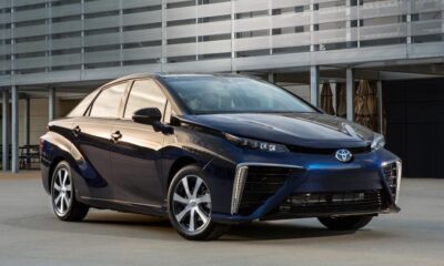 Названа стоимость водородного седана Toyota Mirai