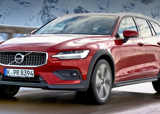Volvo V60 Cross Country получил рублевый ценник