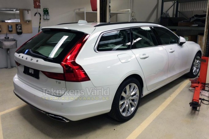 Универсал Volvo «засветился» без камуфляжа