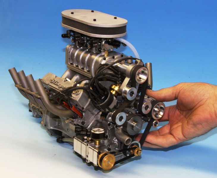 Supercharged V8 в миниатюре