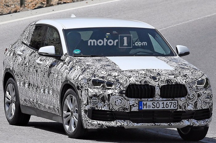 Серийный вариант BMW X2 сфотографировали во время тестов