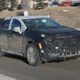 Cadillac опубликовал первые снимки нового кроссовера XT5