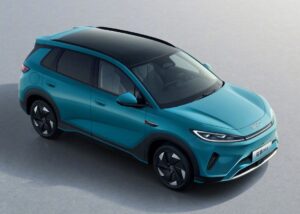 «Зеленый» паркетник получил фирменный автопилот