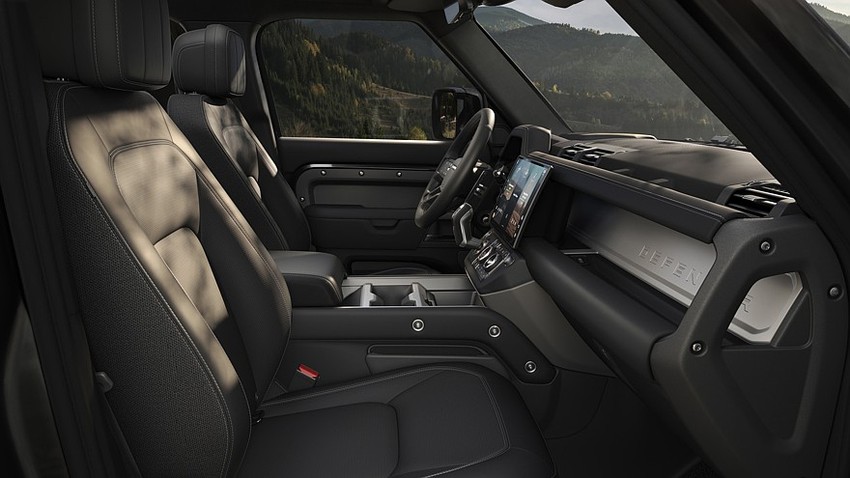 Внедорожник Land Rover Defender салон