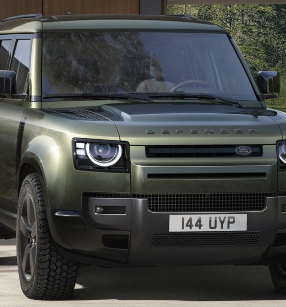 Внедорожник Land Rover Defender экстерьер вид третий