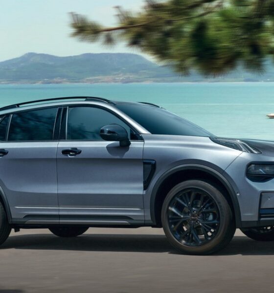 Кроссовер Lynk & Co 01 экстерьер вид четвертый
