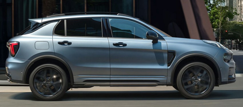 Кроссовер Lynk & Co 01 экстерьер вид первый