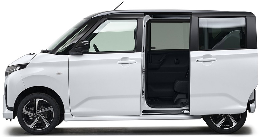 Микровэн Daihatsu Move экстерьер вид первый